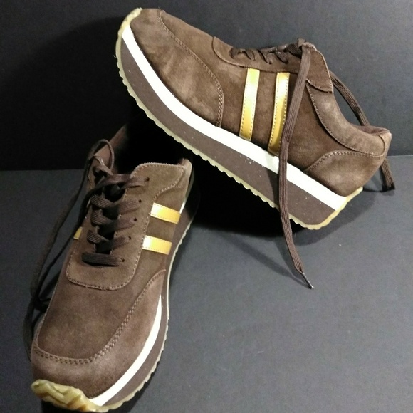 Women's Sneakers - Picture 1 of 7